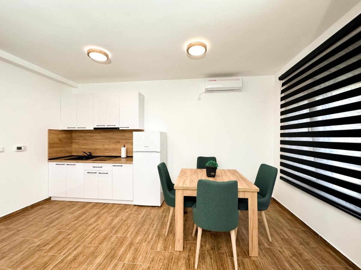 Kiko Apartmani Lux Zrenjanin Exterior foto