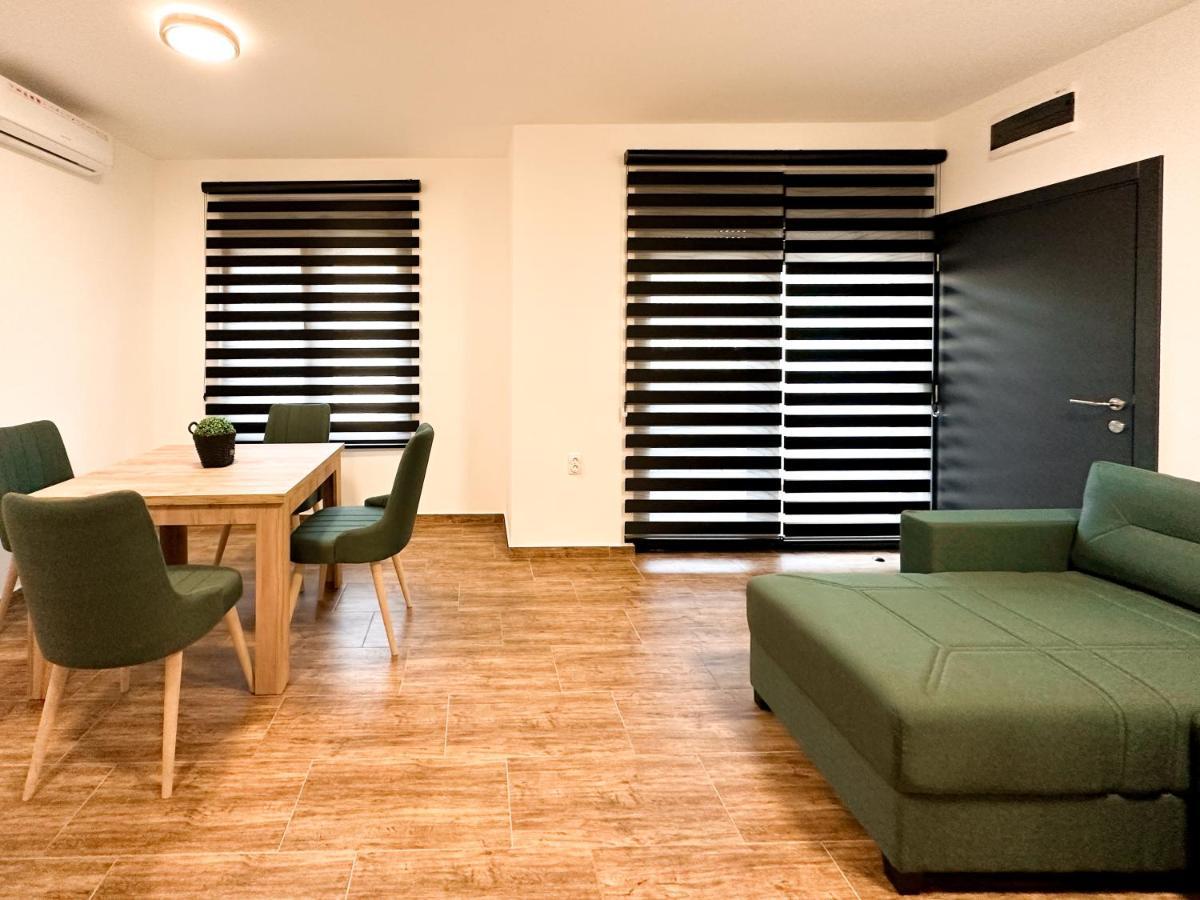 Kiko Apartmani Lux Zrenjanin Exterior foto