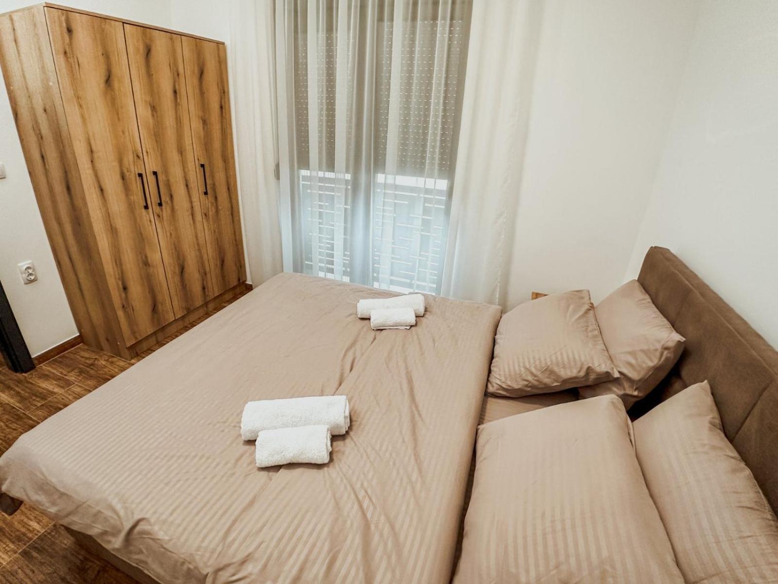 Kiko Apartmani Lux Zrenjanin Exterior foto