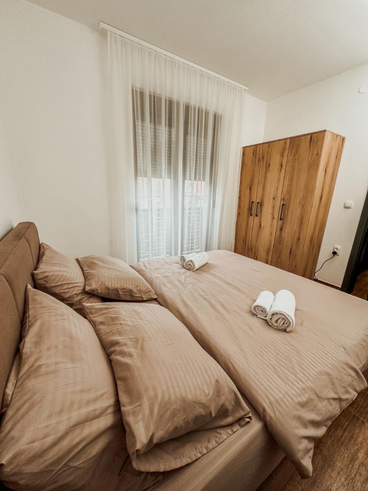 Kiko Apartmani Lux Zrenjanin Exterior foto