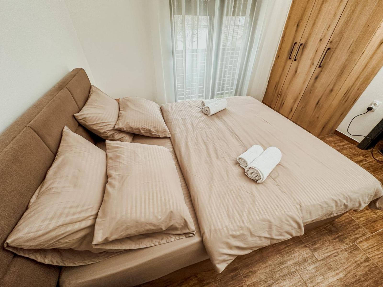 Kiko Apartmani Lux Zrenjanin Exterior foto